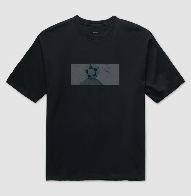Camiseta Oversized Perspectiva de Areia Rebeca Duarte Preta